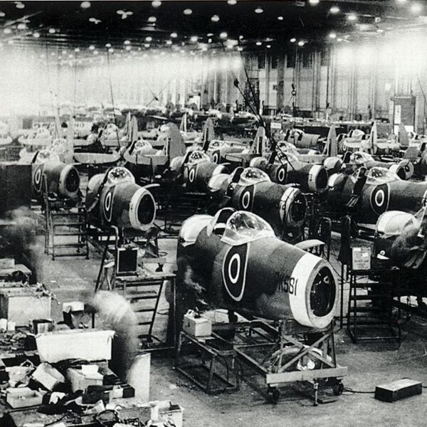 THE SPITFIRE FACTORY WORKERS WHO HELPED WIN THE BATTLE OF BRITAIN ...